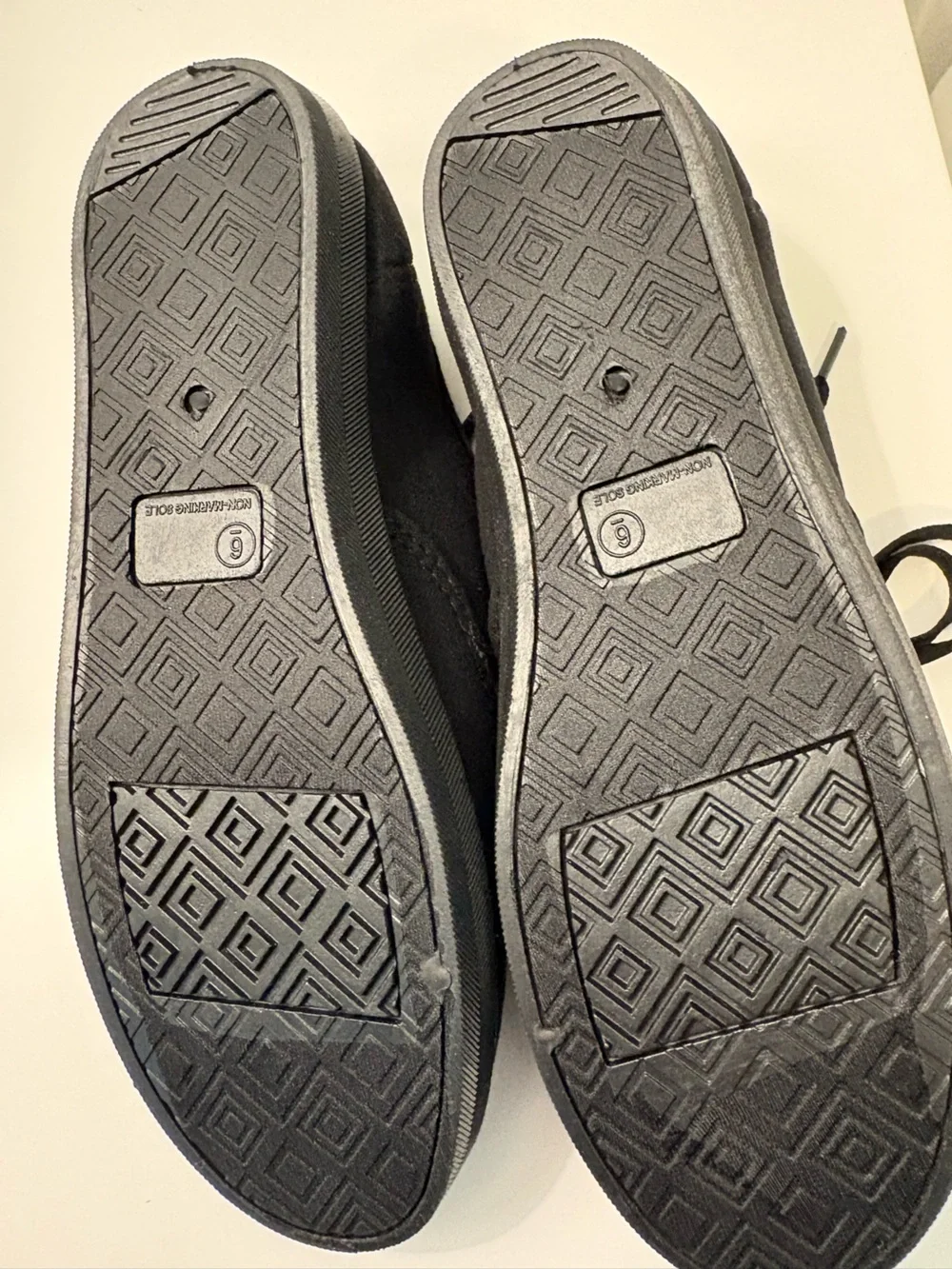Classic Black Low-Top Canvas Sneakers for Women